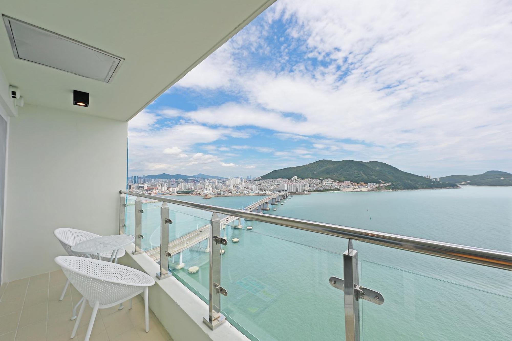 Elmomento Songdo Apartment Busan Exterior photo