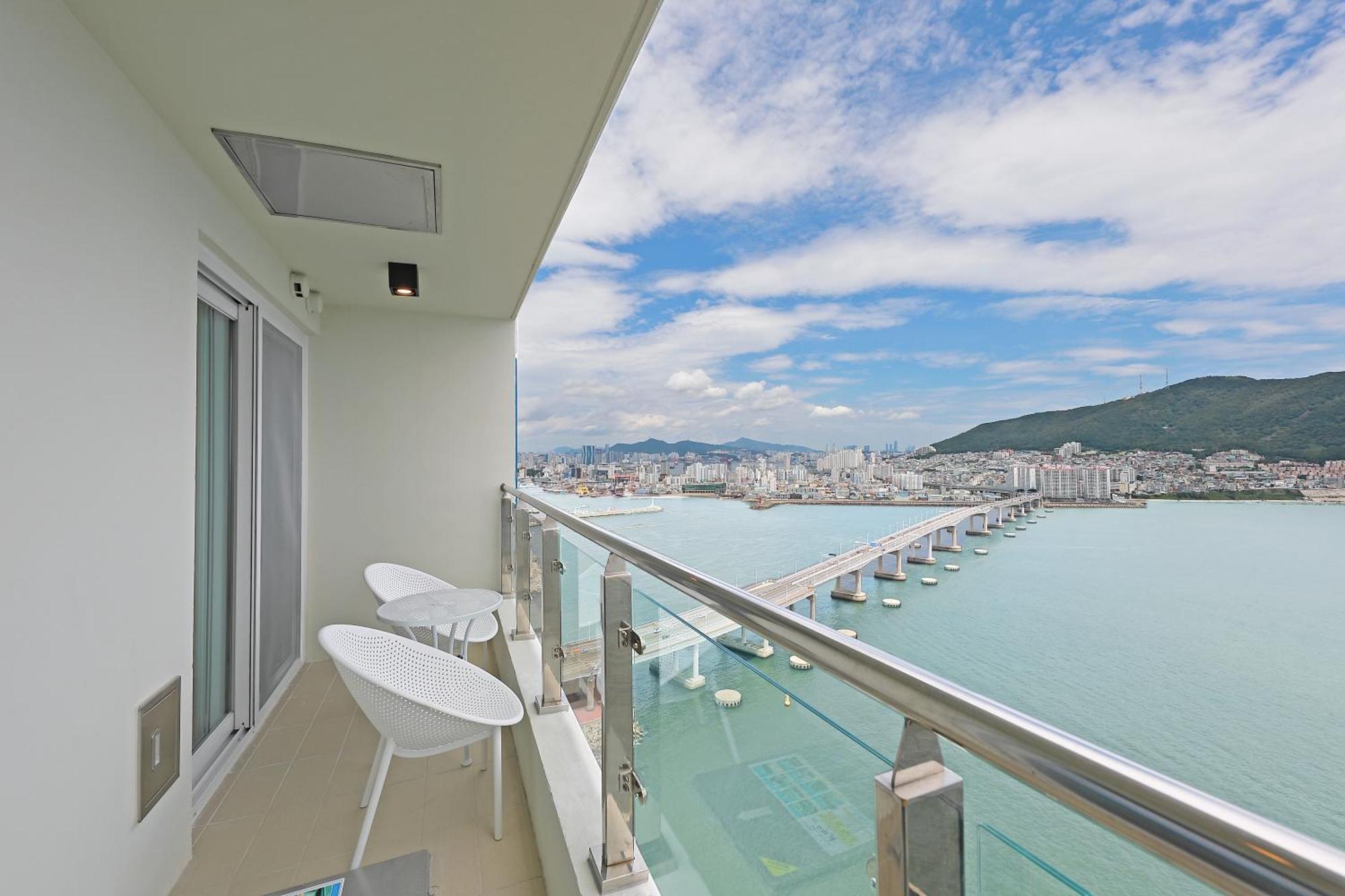 Elmomento Songdo Apartment Busan Exterior photo
